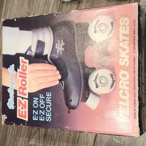 New with box MacGregor Jr. EZ Roller RB-722 Black Velcro Skates Boys sz 12J